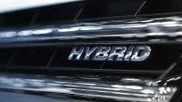 Mobil Hybrid Jadi Primadona